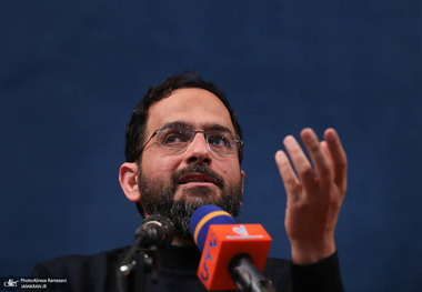 محسن برهانی: قانونگذاران روی‌شان می‌شود روز زن را به مادر و همسرشان تبریک بگویند؟