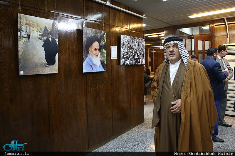 بازدید جمعی از مردم شهر بصره عراق از بیت امام خمینی(س) در جماران