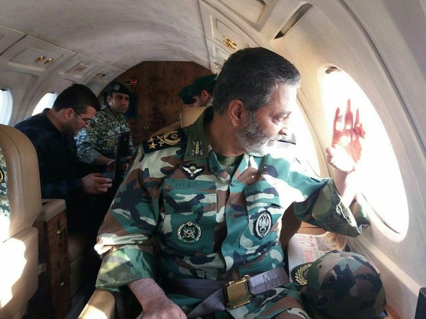 فرمانده کل ارتش از مناطق سیل زده خوزستان بازدید کرد