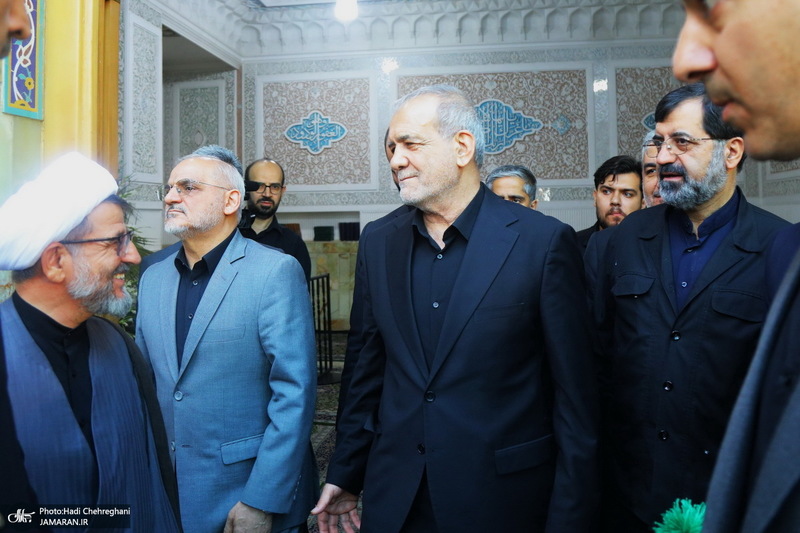 سفر رئیس جمهوری به قم و دیدار با مراجع و علما -1