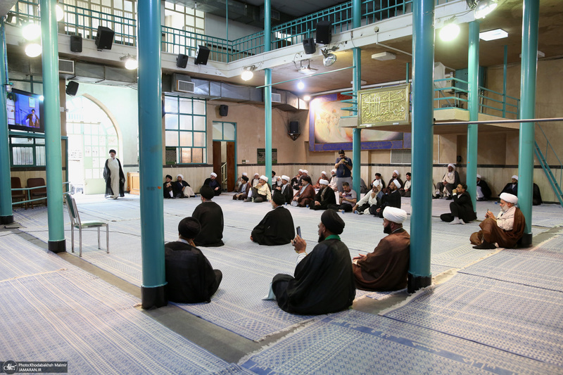 بازدید جمعی از علمای نجف از حسینه و مجموعه فرهنگی جماران