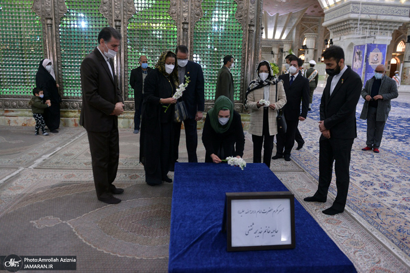 ادای احترام سفرای کشورهای عضو آلبا به مقام شامخ امام خمینی (س)