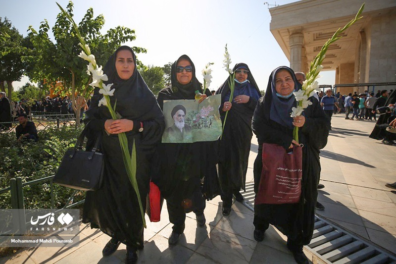 حضور مردم و مرزبندی با اقلیت اخلال‌گر مراسم ارتحال امام(س) -2