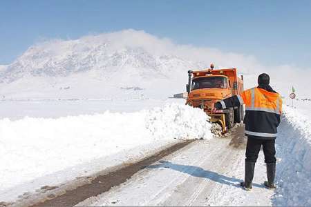 کلیه محورهای اصلی و فرعی استان باز است  رانندگان تجهیزات زمستانی به همراه داشته باشند