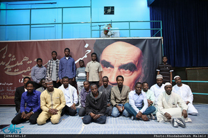 بازدید جمعی از شیعیان کشور نیجریه از بیت امام خمینی (س) در جماران