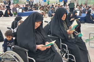 مراسم دعای کمیل در حرم امام خمینی