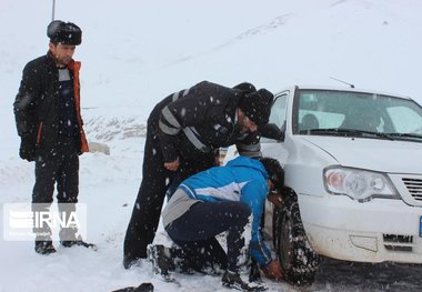 تردد در جاده‌های همدان نیازمند زنجیرچرخ است