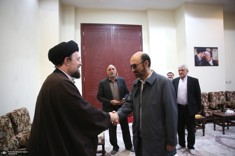 تجدید میثاق رئیس و جمعی از مدیران سازمان صداوسیما با آرمان‌های امام خمینی(س)-2