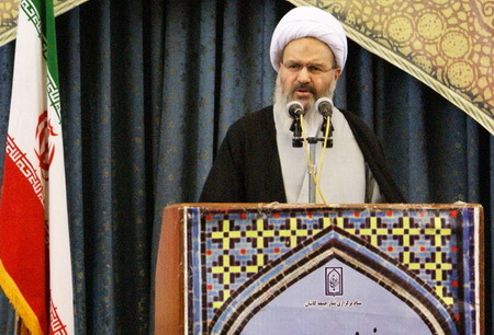 امام جمعه کاشان:جنایتهای استکبار زمینه ساز بیداری اسلامی در جهان شده است