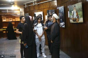 بازدید جمعی از دانشجویان انگلیسی و جمعی از دانش آموزان بندر دیر از جماران