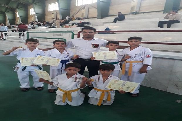 نونهالان باشتی در مسابقات کاراته قهرمانی کشور درخشیدند