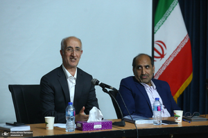 نشست نقد و بررسی کتاب قدرت های بزرگ