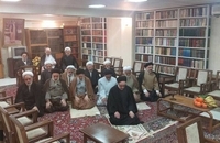 مهمانی افطاری آیت‌الله موسوی خویینی برای اعضای مجمع روحانیون مبارز (1)