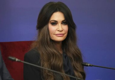استعفای اجباری سفیر جنجالی آمریکا در یونان / درخواست کاخ سفید برای کناره‌گیری کیمبرلی گیلفویل پس از افشای اتهامات فساد مالی و سوءاستفاده از قدرت / آغاز تحقیقات در کنگره آمریکا درباره پرونده سفیر سابق واشنگتن در آتن