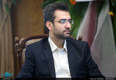 آذری جهرمی: نباید معطل پرتاب‌ ماهواره‌هایمان توسط خارجی‌ها باشیم