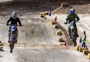 بزرگترین پیست موتور کراس کشور در اردکان یزد افتتاح شد