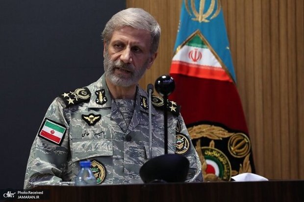 فرمانده کل ارتش: متجاوز جنایتکار را پشیمان خواهیم کرد/ راه پیروزی ایرانِ عزیز تر از جان، پیروزی از مسیر مقاومت است