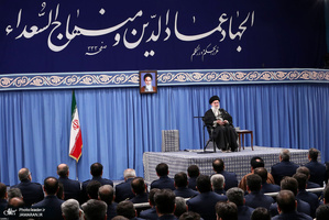 دیدار جمعی از فرماندهان و کارکنان نیروی هوایی ارتش با فرمانده معظم کل قوا