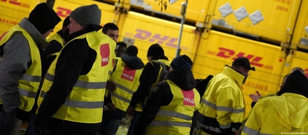اعتصاب کارکنان پست در آلمان به خاطر بالا نرفتن حقوق ها/ تحویل بسته‌‌های پستی متوقف شد
