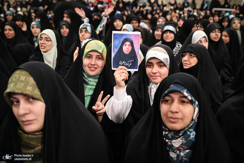 دیدار هزاران نفر از زنان و دختران با رهبر معظم انقلاب