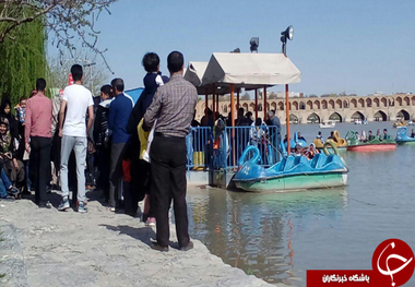 مسافران نوروزی با دیدن زاینده رود ذوق زده شدند+ تصاویر