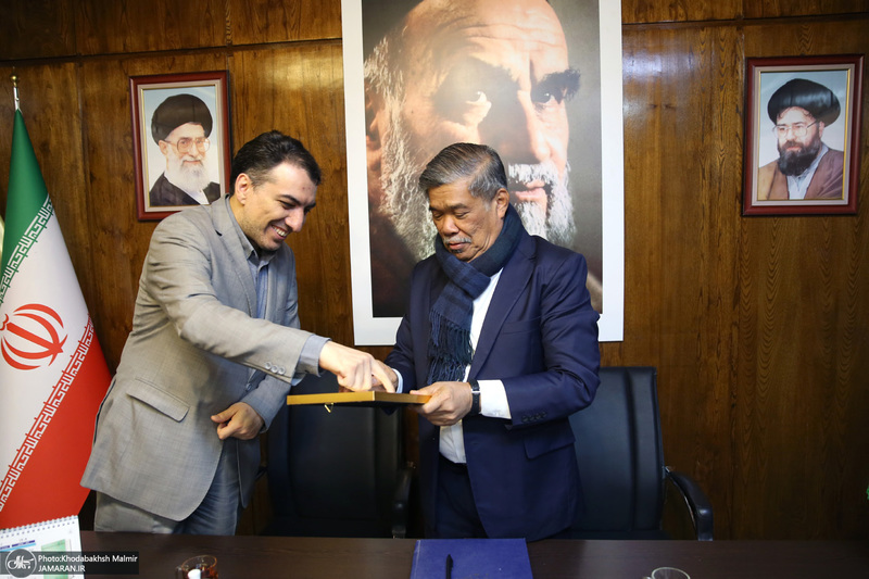 بازدید محمد بن سیو وزیر کشاورزی  و امنیت غذایی کشور مالزی از  بیت امام خمینی (س) در جماران