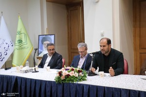 حضور وزیر کار در بیت تاریخی امام در خمین