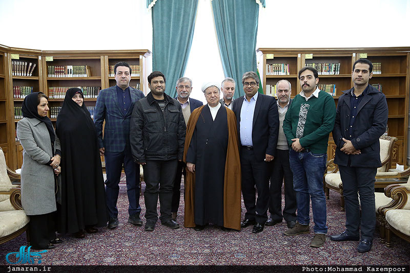 دیدار فرزندان شهدا و ایثارگران با فرمانده پدران خویش در دفاع مقدس