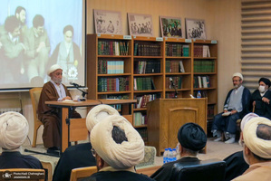 مراسم بزرگداشت چهل و چهارمین سالگرد بازگشت امام خمینی (س) به قم