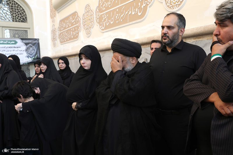 مراسم تشییع و تدفین همسر آیت الله موسوی بجنوردی (ره) در حرم امام خمینی (س)-3
