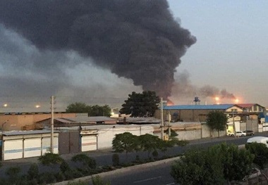 آتش‌سوزی در محدوده جاده مخصوص کرج  + فیلم