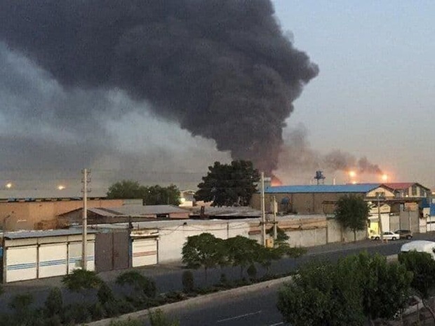 آتش‌سوزی در محدوده جاده مخصوص کرج  + فیلم