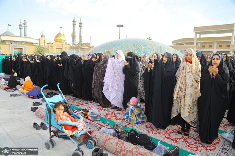 نماز عید سعید فطر در حرم مطهر حضرت معضومه (س)