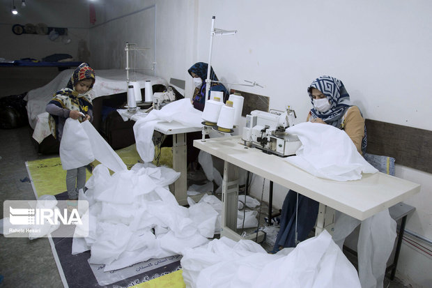 کارگاه تولید لباس کارکنان بیمارستان‌ها در یزد راه اندازی شد