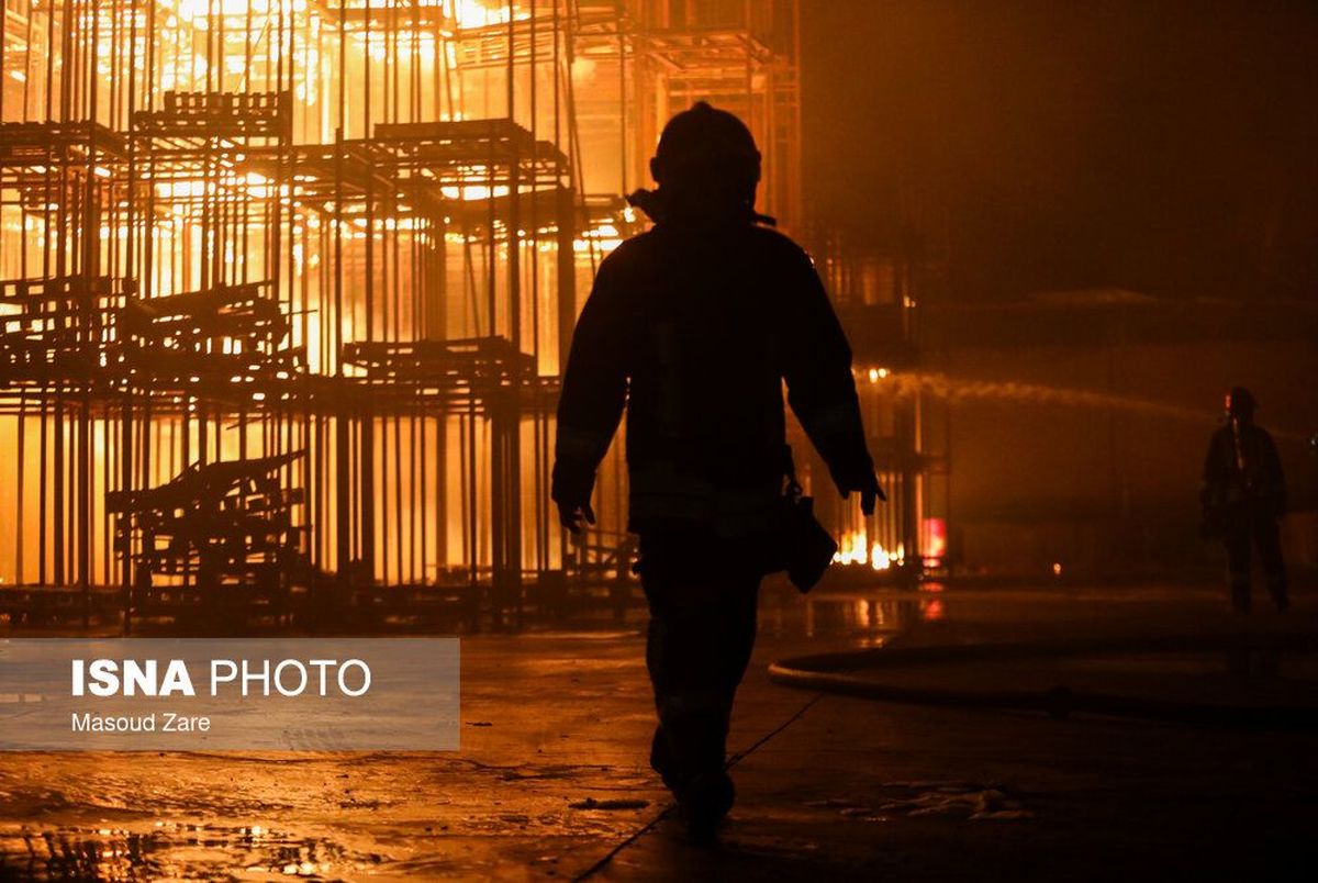 آتش‌سوزی در شهرک صنعتی یزد + عکس و فیلم