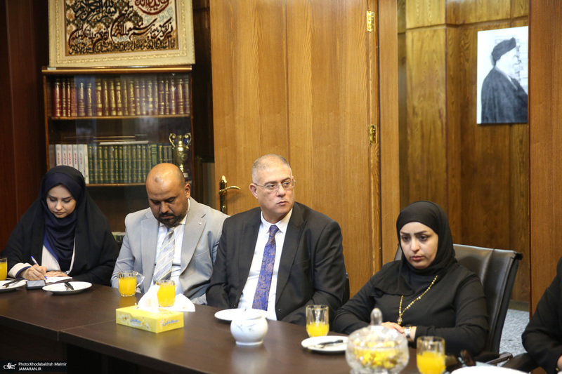 نشست هم اندیشی با ناشران عرب زبان در حسینیه جماران