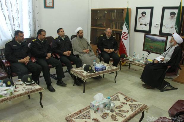 امام جمعه شهرکرد: نیروی انتظامی در مقطع کنونی خوش درخشیده است