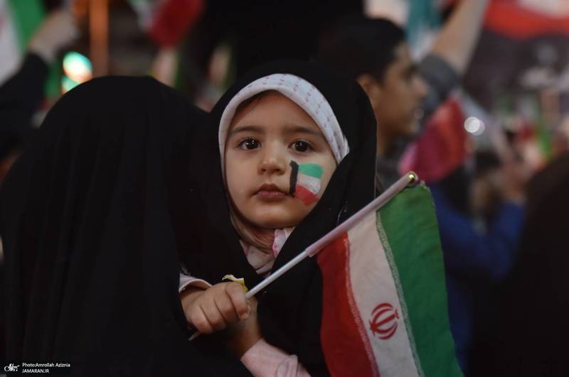 هفتادمین اجتماع پر شور مردم در میدان انقلاب