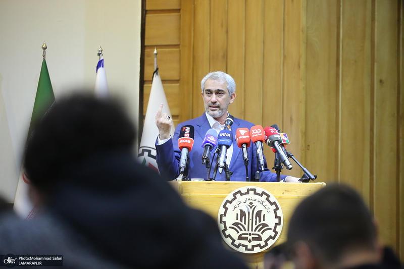 مراسم روز دانشجو در دانشگاه شریف با حضور وزیر اقتصاد/ علی مدنی‌زاده