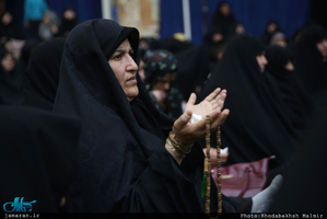 مراسم عزاداری شب شهادت حضرت زهرا(س) در حرم امام خمینی (س)