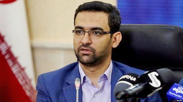 آذری جهرمی: هزینه ارسال بار با پست از نامه کمتر است