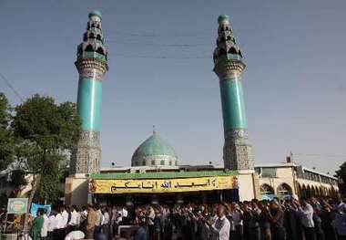 نماز عید فطر در نقاط مختلف استان مرکزی اقامه شد