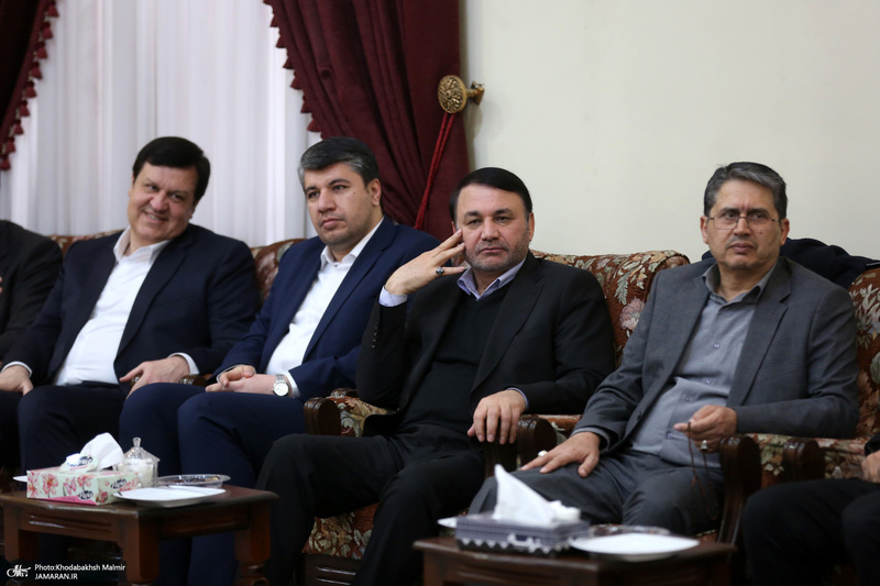 دیدار وزیر اقتصاد  جمعی از مدیران بانک ها با سید حسن خمینی