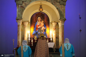 مراسم بزرگداشت امام خمینی (س) در کلیسای «سرکیس مقدس»