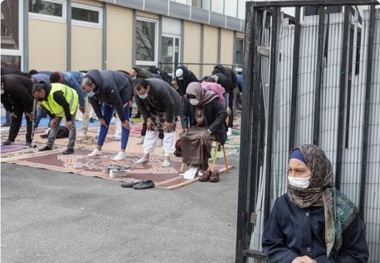 جوانان مسلمان فرانسه شریعت اسلامی را بر قوانین جمهوری ترجیح می‌دهند