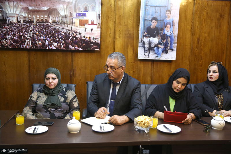 نشست هم اندیشی با ناشران عرب زبان در حسینیه جماران