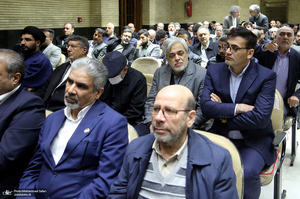 مراسم ترحیم مادر محمد شریعتمداری