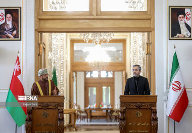 نشست سرپرست وزارت خارجه ایران با وزیر خارجه عمان/ باقری: بیرون راندن بیگانگان از منطقه در گرو تعمیق روابط با همسایگان است/ بدرالبوسعیدی: در خصوص موضوعات و پرونده‌های مختلف از جمله مسائل مشترک دو کشور در منطقه صحبت کردیم