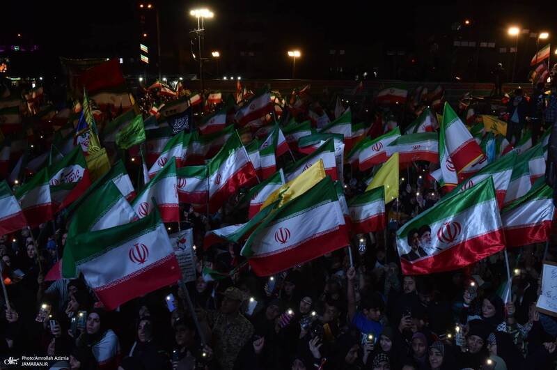 پنجاه و هشتمین اجتماع پر شور مردم در میدان انقلاب