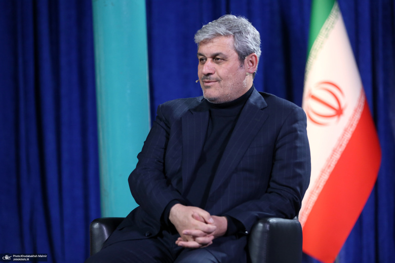 گفتگو حضور با تاجگردون